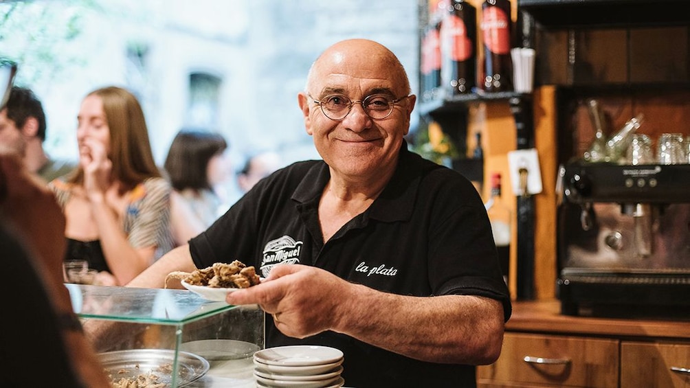 Barcelona Tapas Taverns and History Tour