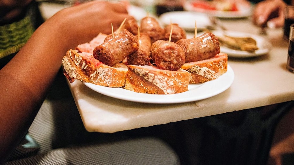 Barcelona Tapas Taverns and History Tour