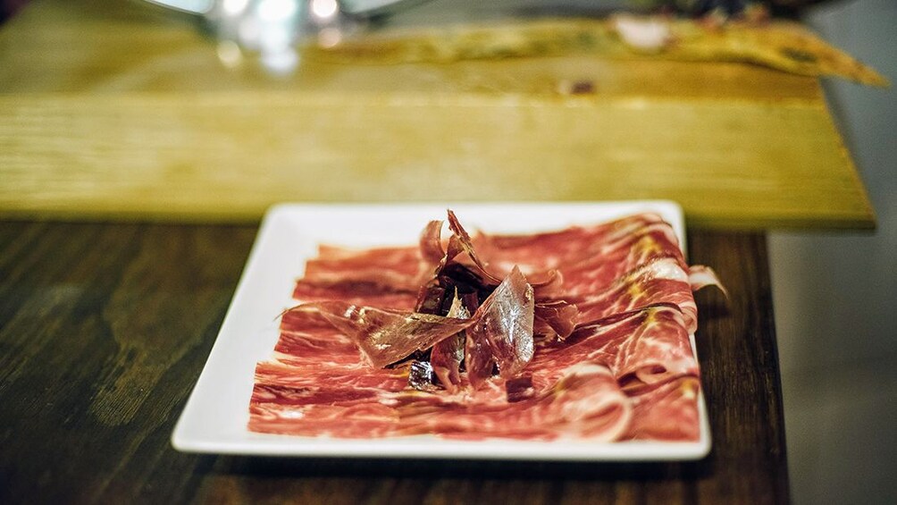 Barcelona Tapas Taverns and History Tour