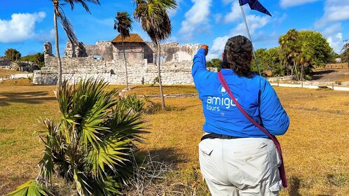 Tour privado a las ruinas mayas de Tulum y Cobá con natación en cenote