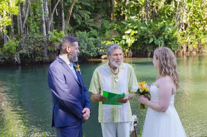 Destination Wedding on the Big island with Pro Photos!