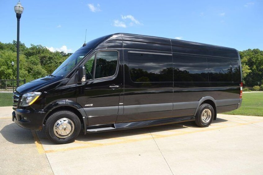 Mercedes Sprinter Van, perfect for 10 people with luggage