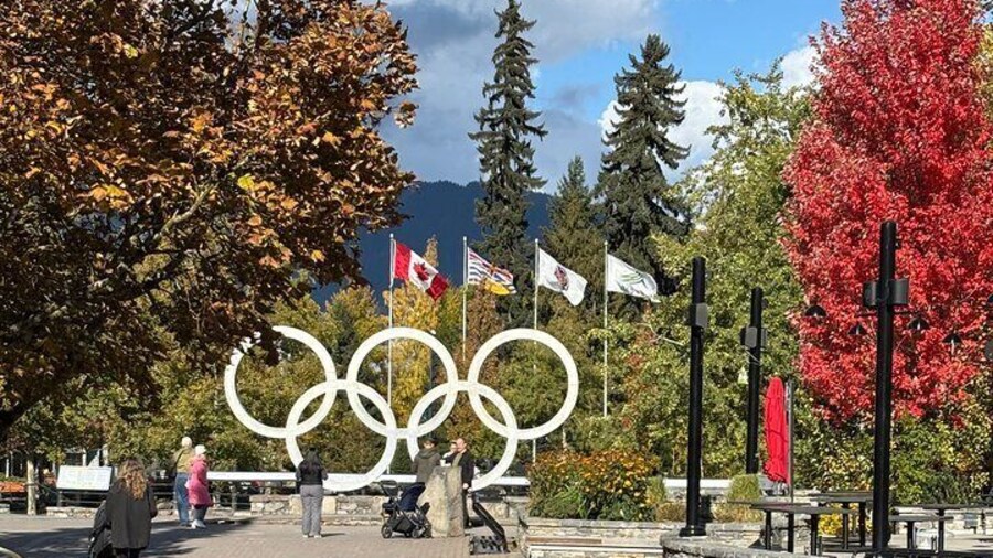 Full Day Private Tour of Whistler & Shannon Falls