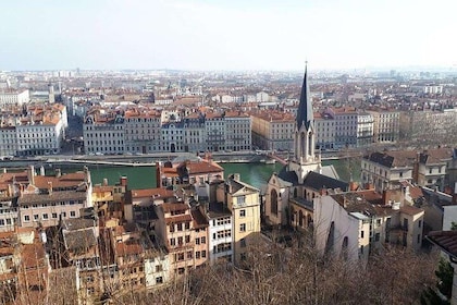 Lyon Big Traboules i Little City Stories from the Past Private Guided Tour