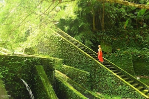 Bali Mengening Water Temple + Hot Spring Day Tour