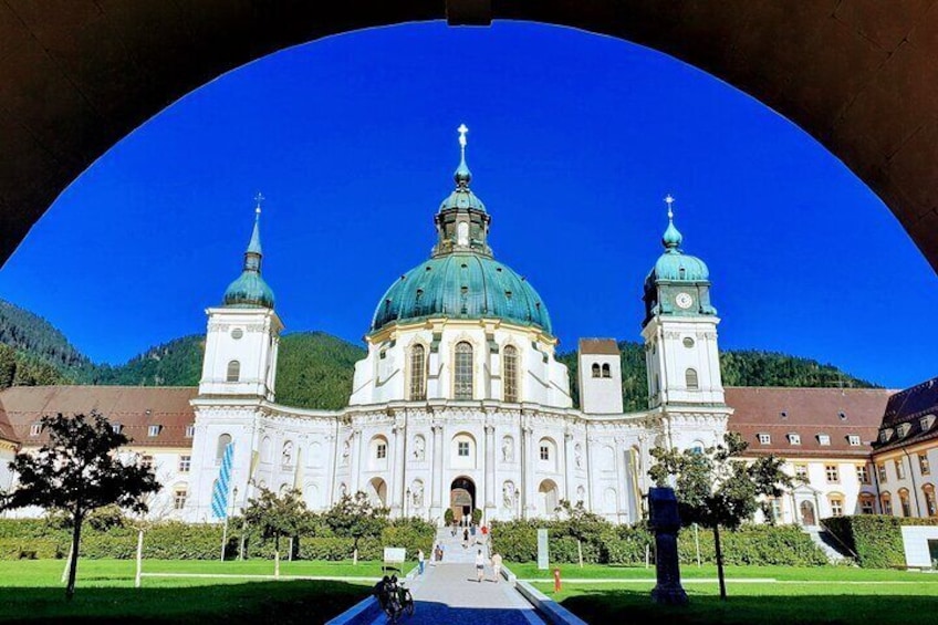 Exclusive SKiP-THE-CROWDS Neuschwanstein &Hohenschwangau Castle Tour from Munich