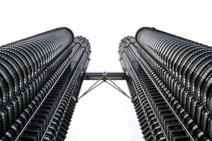 Kuala Lumpur 20 Attractions City Tour with Petronas Twin Tower Entrance