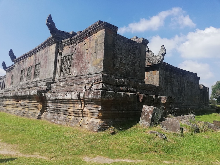 Koh ker and Preah Vihear Temple Tour from Siem Reap Town