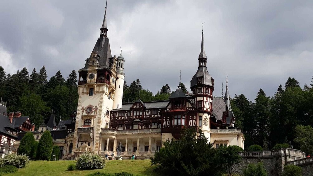 Dracula& Peles Castle and Brasov City in One Day Tour