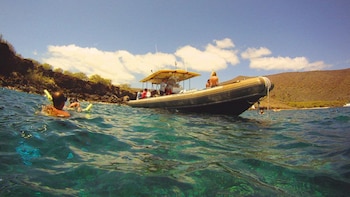 Lanai Landing Adventure (6.5 hour Snorkel tour with Landing)