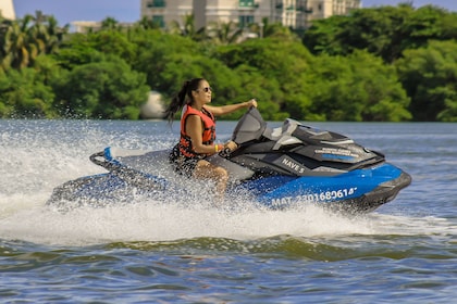 Tour guiado en moto de agua: canales de manglares de Cancún 