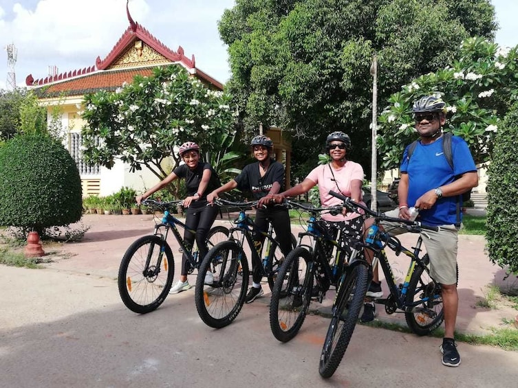 Cycling Tour to Local village and Local market in Siem Reap
