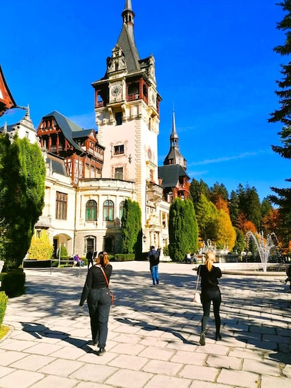 Private Day Trip to Peles and Dracula Castle