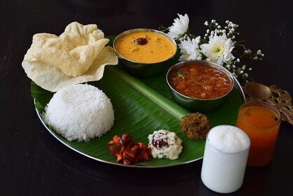 Traditional Cook and Dine Experience with a local in Mumbai