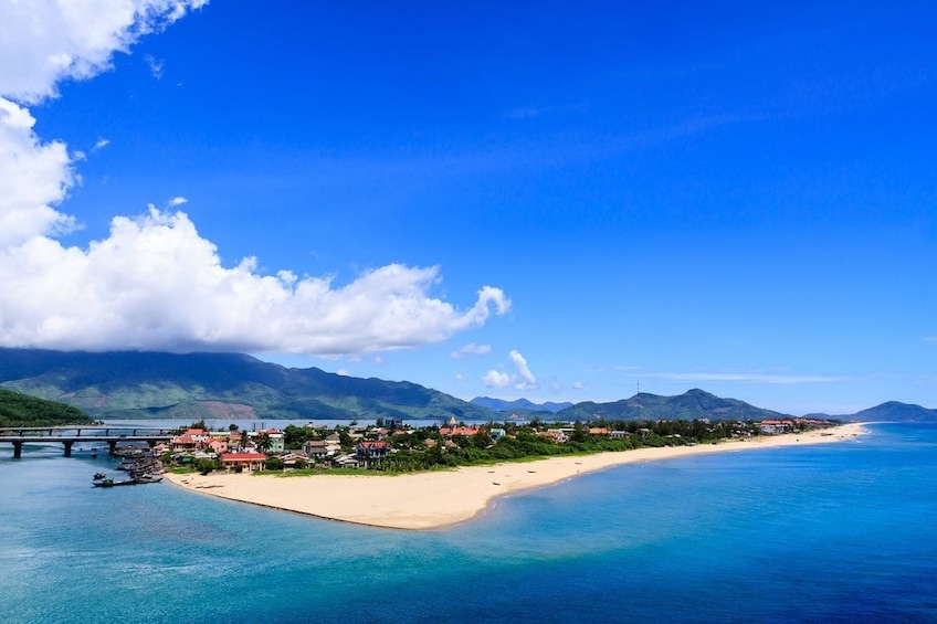 Hue to Hoi an ( a day trip) by private car with driver