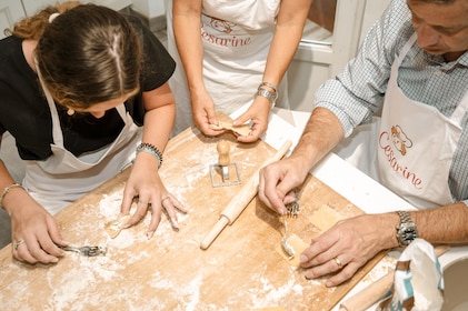 Cours privé de fabrication de pâtes dans la maison de Cesarina à Sorrente