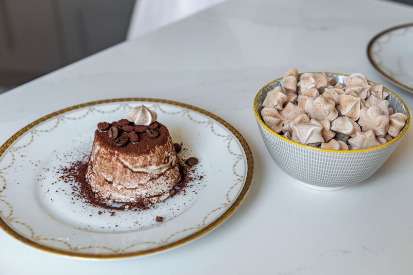 Pizza & Tiramisu class at a Cesarina's home with tasting in San Gimignano