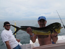 Pesca y paseo por la Bahía de Panamá - medio día