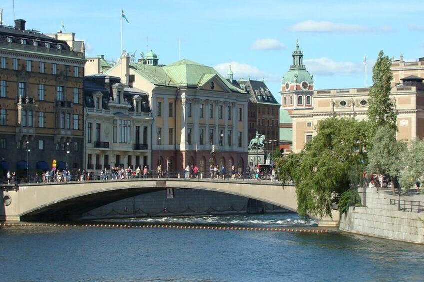 The Vasa bridge with the Opera Building in the background