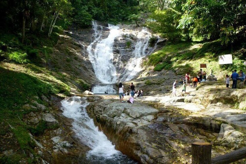  Lata Iskandar Falls