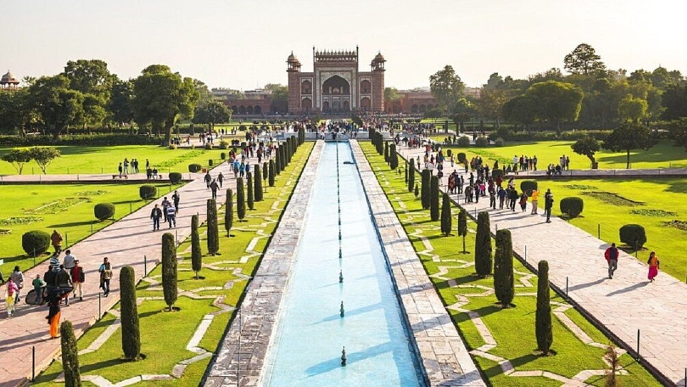 Same Day Taj Mahal Tour from Mumbai by Flight
