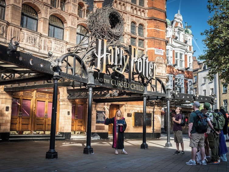 Harry Potter Magic London Tour with River Cruise