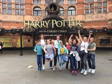 Tour a piedi dei luoghi dei film di Harry Potter e crociera sul fiume