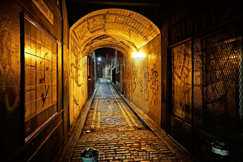 Jack The Ripper Walking Tour & Ripper Museum Entry