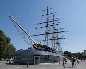 Combi : Westminster Walking Tour, River Cruise & Cutty Sark