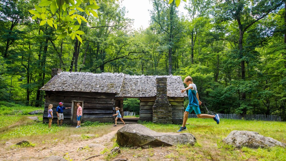 Roaring Fork Smoky Mountains Tour