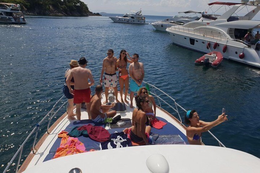 3 - Hours Bosphorus Yacht Cruise