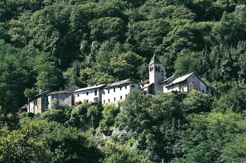 Guided Hiking Tour from Cannobio to Cannero Riviera