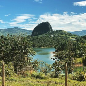 Journée complète à Antioquia : Piedra de el Peñol, Guatape et Embalse