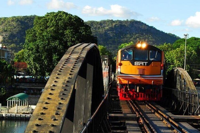 BANGKOK: JOIN TOUR River Kwai Kanchanaburi (Death Railway) LUNCH