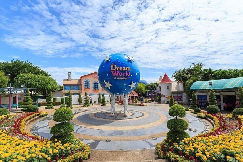 Dream World & Snow Town Theme Park from Bangkok with Return Transfer