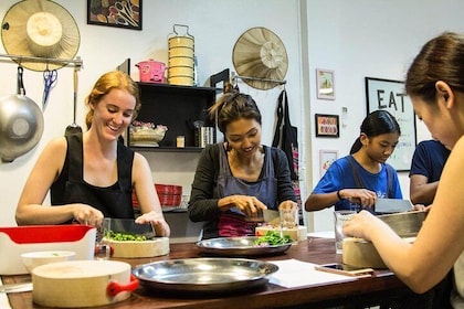 Pink Chilli - Thai Cooking Class and Market Tour in Bangkok