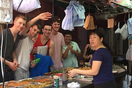 Private Walking Foodie Tour: The Best Bites of Hong Kong Island