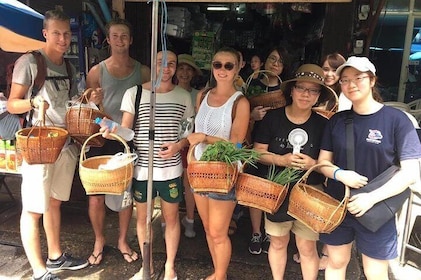 Cours de cuisine thaïlandaise et visite du marché