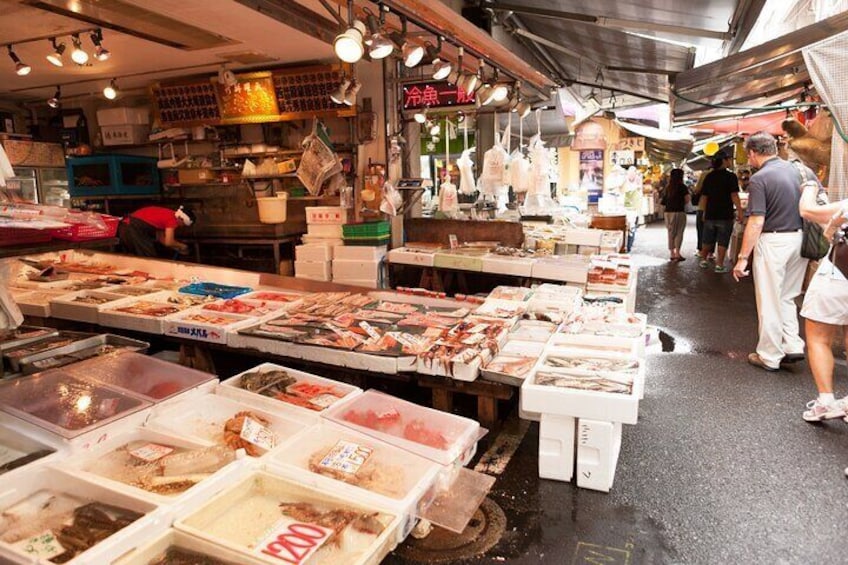 Tsukiji Fish Market Walking Food Tour