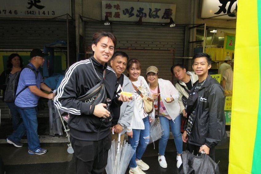 Tsukiji Fish Market Walking Food Tour