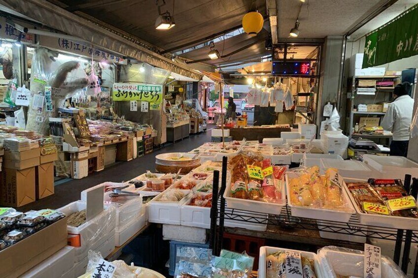 Tsukiji Fish Market Walking Food Tour