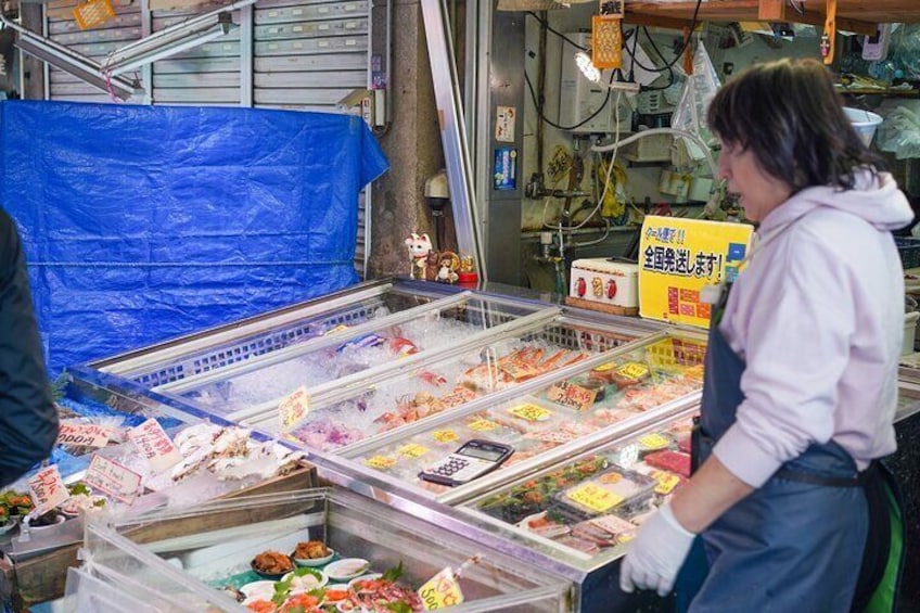 Tsukiji Fish Market Walking Food Tour