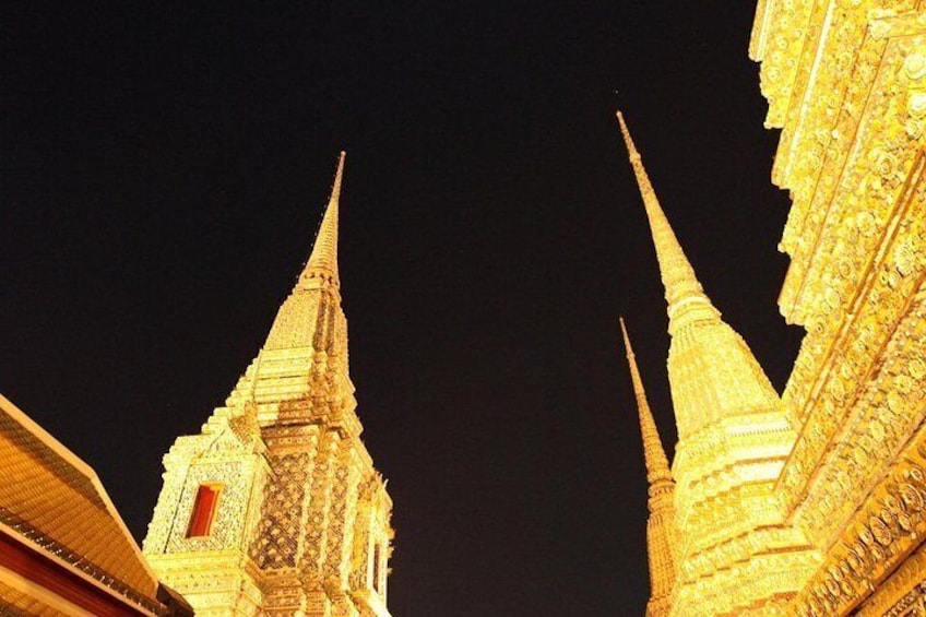 Explore Wat Pho at Night