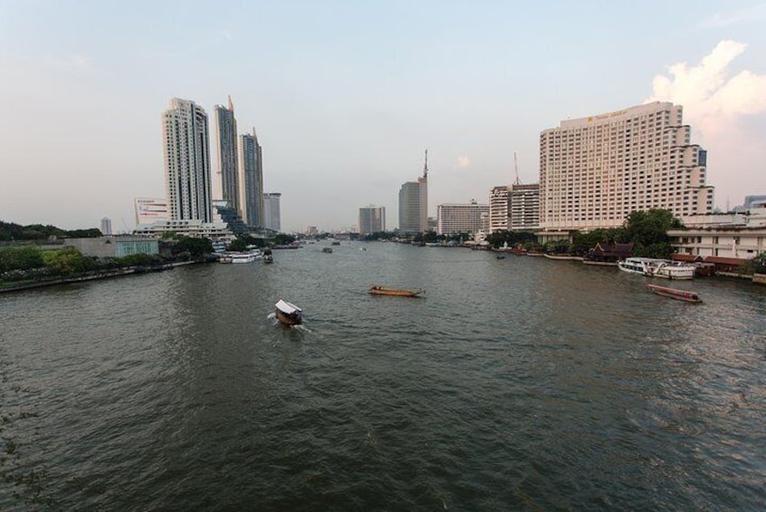 Bangkok by Night: Temples, Markets and Food by Tuk-Tuk