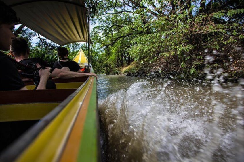 Long-tail boat to Floating Market