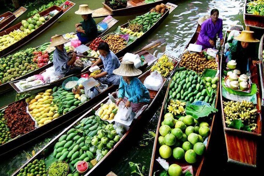 Floating Market with Wat Bang Kung Temple and the Railway Market