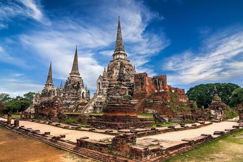 Get a comprehensive tour of Ayutthaya, the UNESCO World Heritage