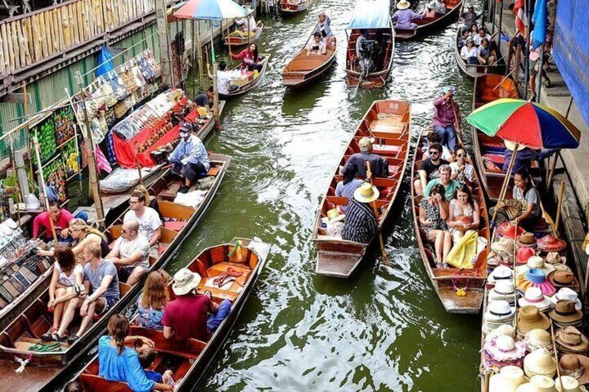 Damnoen Saduak floating market