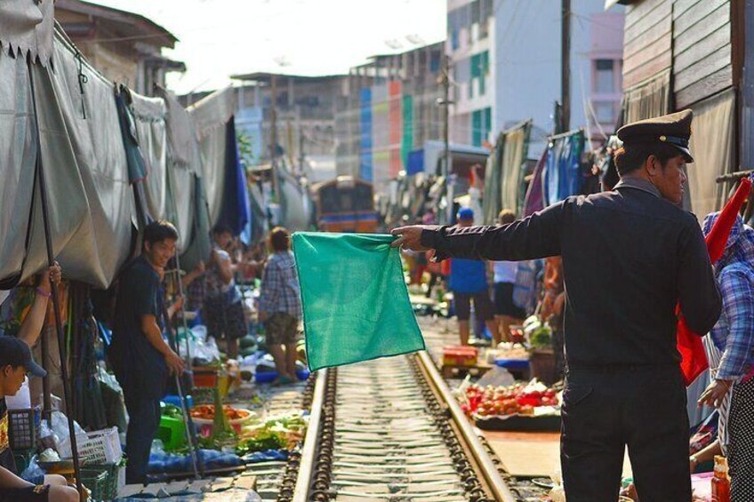 Maeklong Railway Market & Damnoensaduak Floating Market Tour (SHA Plus)