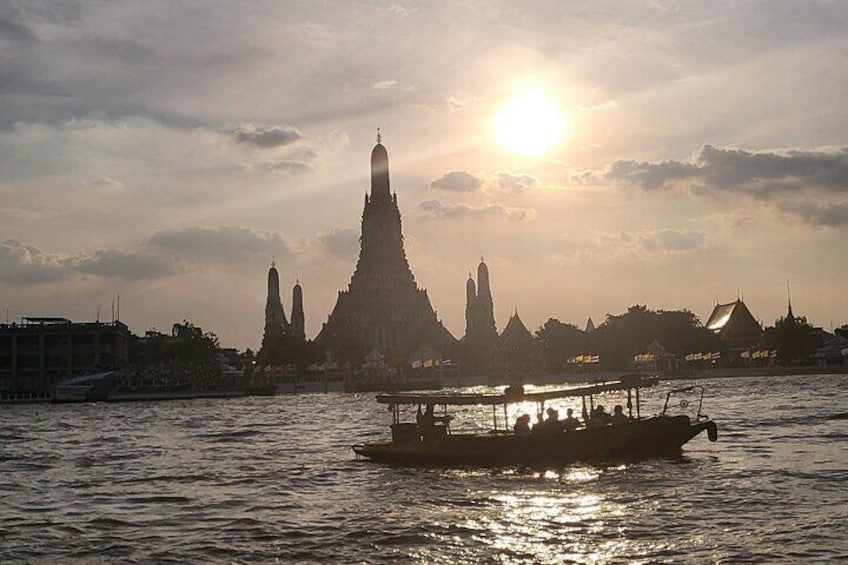 Chao Phraya River & Wat Arun